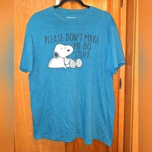 A Peanuts Snoopy short sleeve t-shirt in a size adult large.